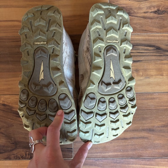 ALTRA lone peak 6 - Picture 2 of 2